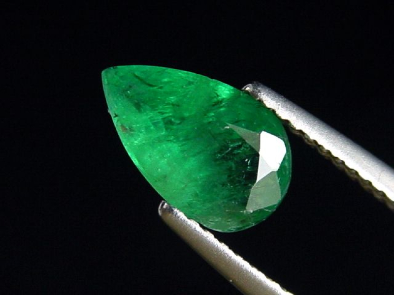 Smaragd 1,45 Ct. feines Grün 10 x 6 mm Tropfen Kolumbien