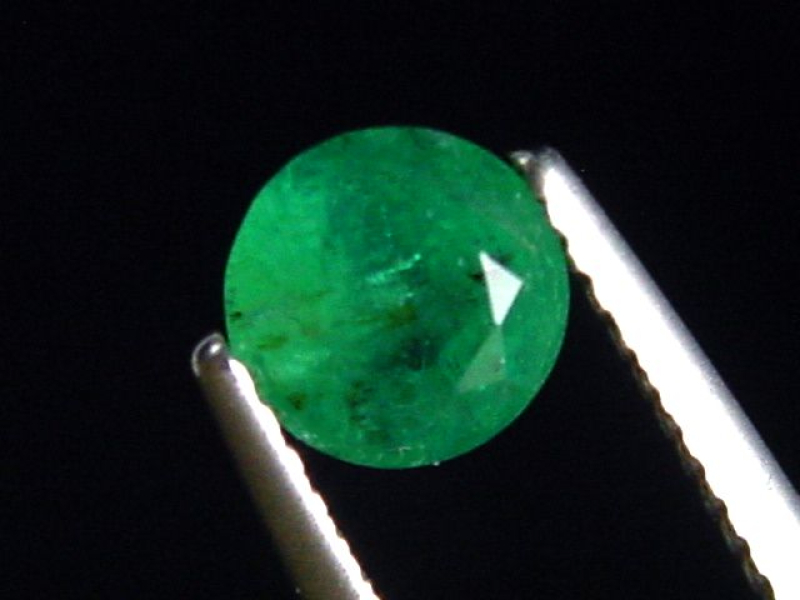 Smaragd 0,97 Ct. feines Grün 5,5 mm Rund Kolumbien