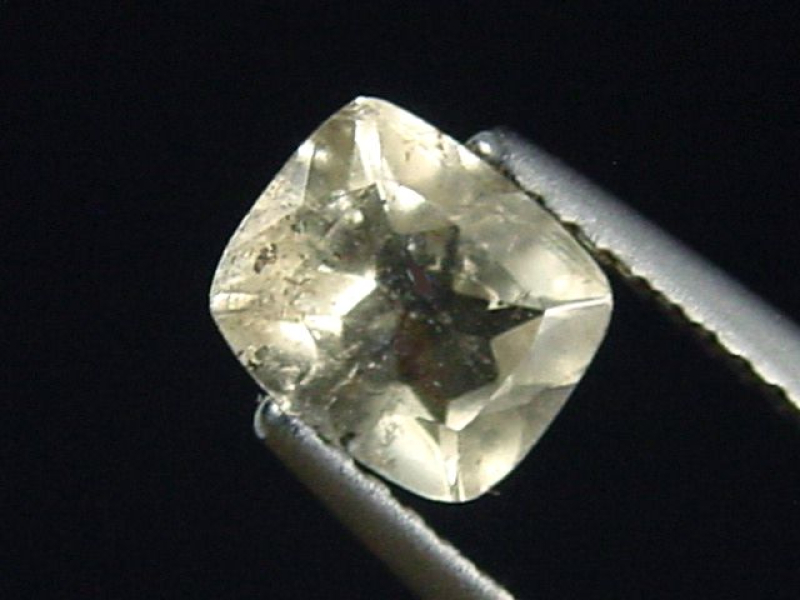 Topas 1,05 Ct. Kissenschliff facettiert - Schneckenstein, Sachsen, Deutschland