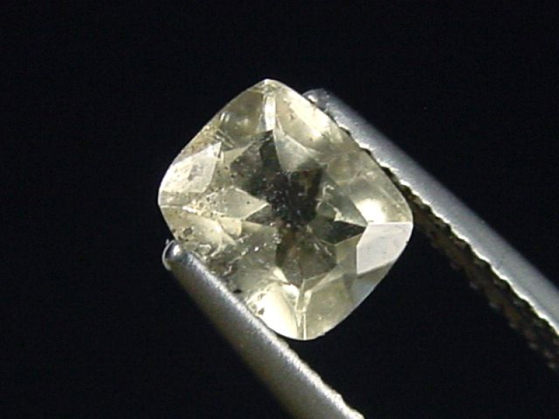 Topas 1,05 Ct. Kissenschliff facettiert - Schneckenstein, Sachsen, Deutschland