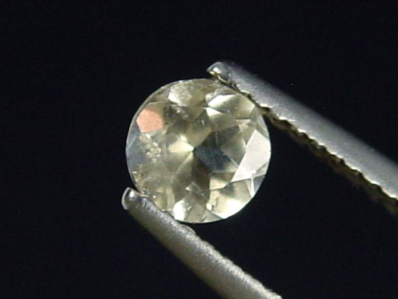 Topas 0,61 Ct. Rund facettiert - Schneckenstein, Sachsen, Deutschland