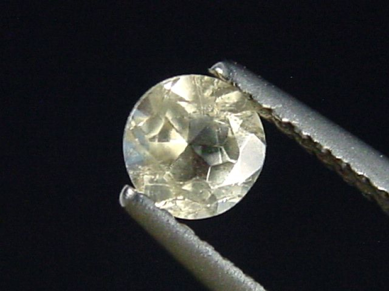 Topas 0,59 Ct. Rund facettiert - Schneckenstein, Sachsen, Deutschland