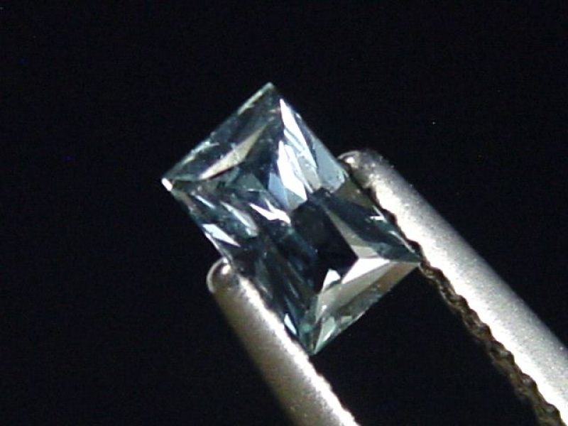 Saphir stahlblau 0,39 Ct. Naturfarbe Baguette Tansania