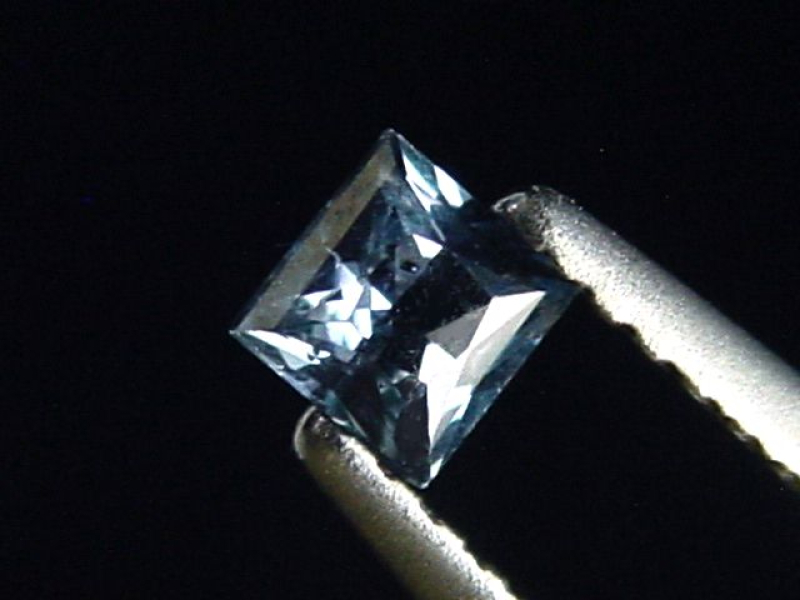 Saphir stahlblau 0,28 Ct. Naturfarbe Carree Tansania