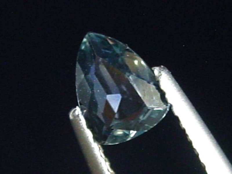 Saphir stahlblau 0,64 Ct. Naturfarbe Trillion Tansania
