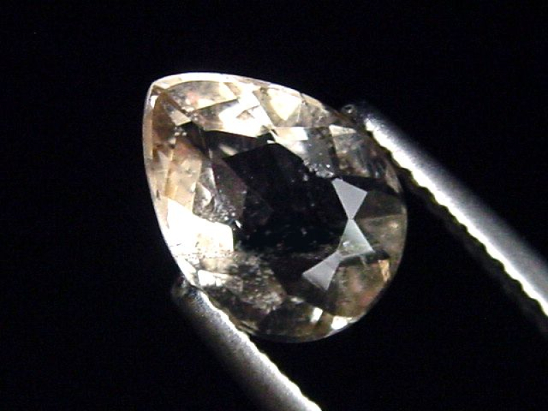 Petalit 1,15 Ct. Tropfen facettiert - Minas Gerais, Brasilien