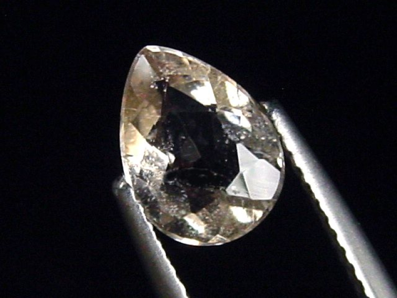 Petalit 1,15 Ct. Tropfen facettiert - Minas Gerais, Brasilien