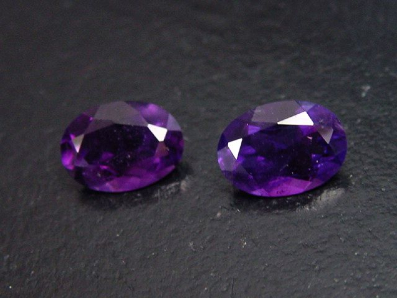 Amethyst Paar 4,74 Ct. Oval 10,5 x 7,5 mm Brasilien