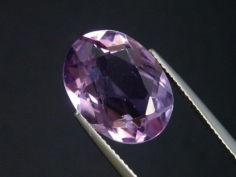 Amethyst 8,74 Ct. Oval 16 x 12 mm Brasilien