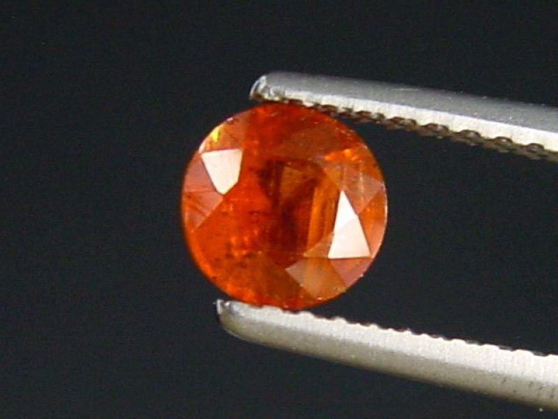 Kyanit / Disthen 0,65 Ct. orange Rund - Tansania