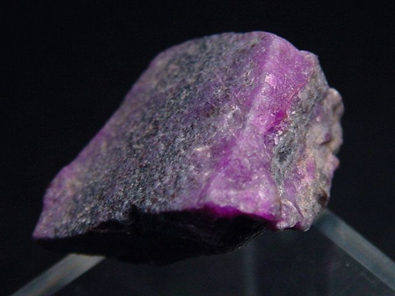 Sugilith Stufe 23 mm - Wessels mine, Kuruman, Südafrika