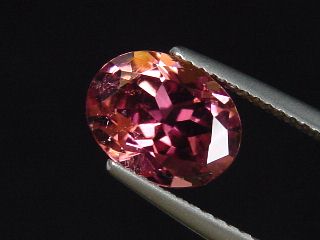 Rubellite Tourmaline / red Tourmaline 2,39 Ct. Oval 10 x 8 mm Brazil