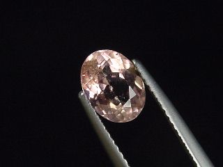 Turmalin rosa 1,33 Ct. Oval 8 x 6 mm Brasilien