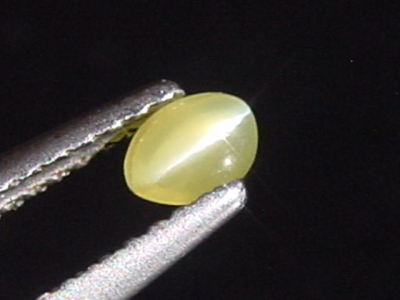 Chrysoberyl cat's eye 0,34 Ct. cabochon B-quality