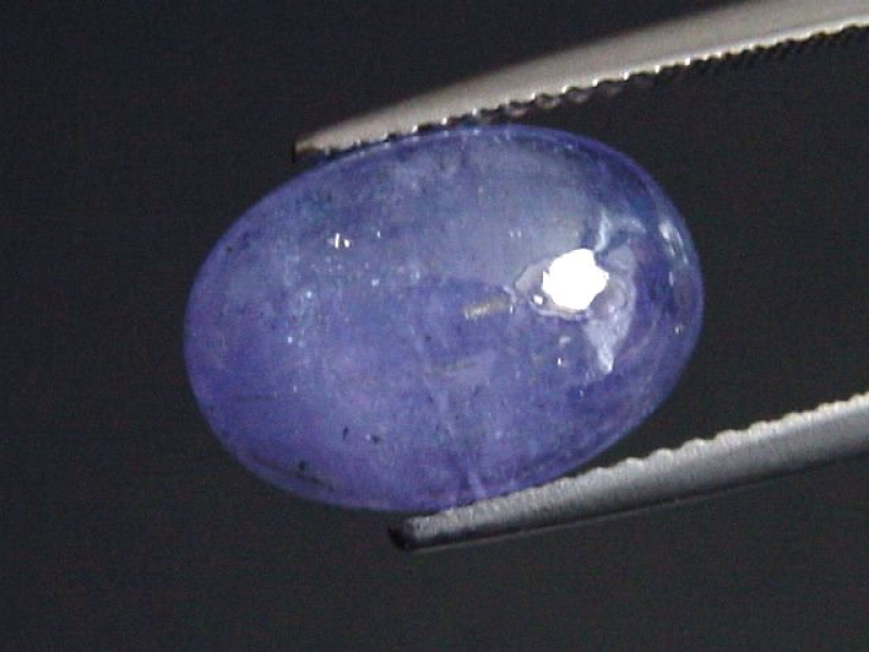 Tansanit 7,18 Ct. violett 13 x 9 mm Oval Cabochon