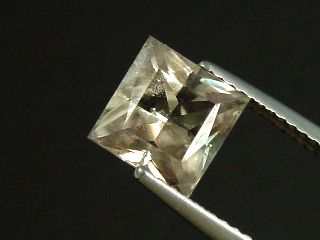 Sultanit / Diaspor 2,46 Ct. Carree Farbwechsel Türkei
