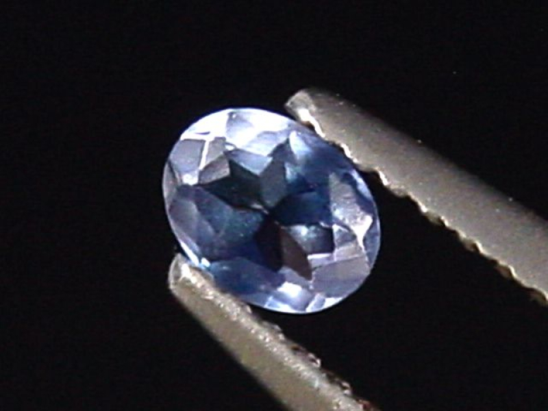 Benitoite 0,24 Ct. oval faceted - San Benito Co., California, USA