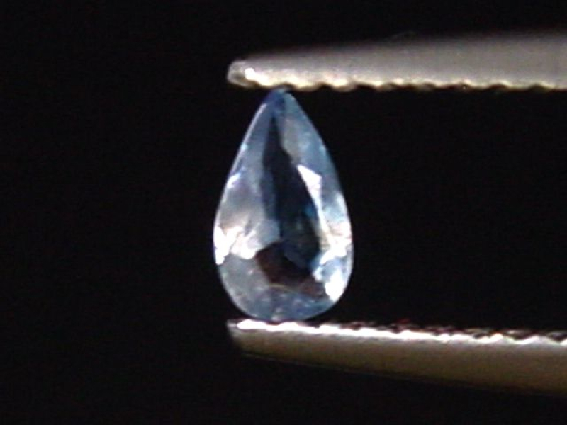 Benitoite bicolor 0,22 Ct. pear faceted - San Benito Co., California, USA