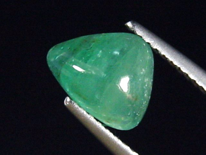 Grandidierit 2,16 Ct. selten Trillion Cabochon Andrahomana, Madag.