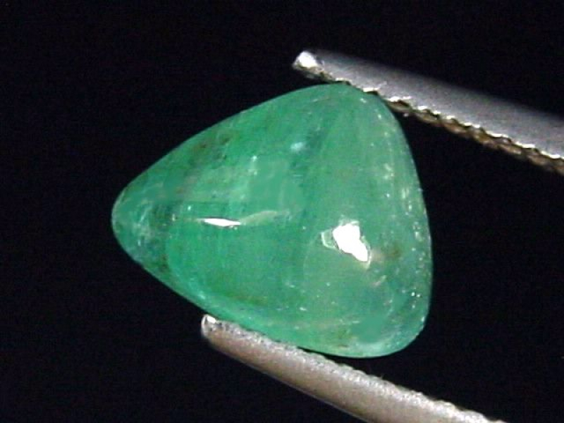 Grandidierit 2,16 Ct. selten Trillion Cabochon Andrahomana, Madag.