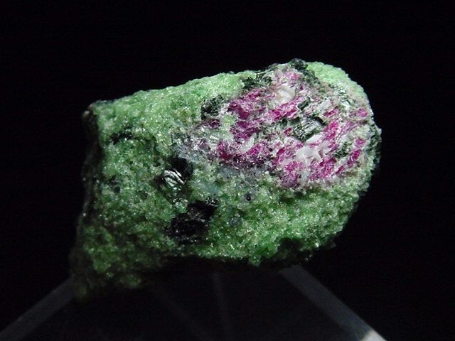 Rubin in Zoisit Stufe 21 mm - Longido, Tansania