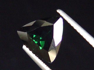 Verdelite / green Tourmaline 2,49 Ct. trillion 9,5 x 9 mm Brazil