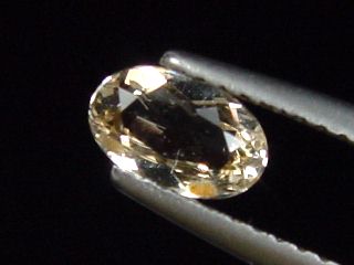 Danburit 0,50 Ct. Oval - Sahatany valley, Madag.