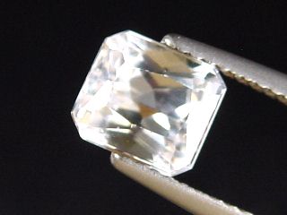 Spodumen 2,55 Ct. Oktagon und Scherenschliff 7 x 6,5 mm