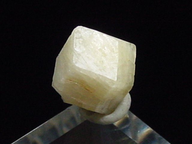 Rhodizit Kristall 7 mm - Ibity, Antsirabe, Madag.