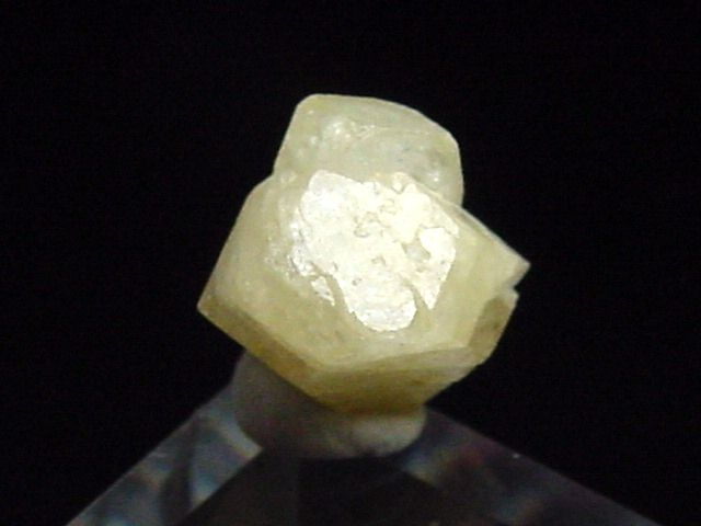 Rhodizite crystal 7,5 mm - Ibity, Antsirabe, Madag.