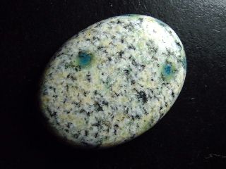 K2 / Azurite in Granite 87,41 Ct. cabochon