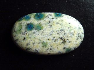 K2 / Azurit in Granit 68,35 Carat Oval Cabochon