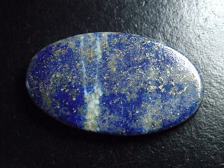 Lapislazuli 72,35 Ct. Oval Cabochon 47 x 27 mm