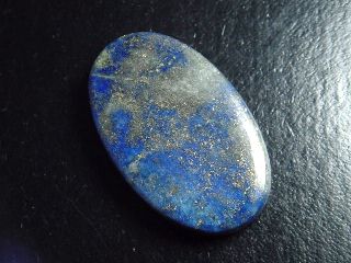 Lapislazuli 67,63 Ct. oval cabochon