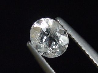 Pollucite 0,66 Ct. oval rare - Skardu, Pak.