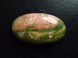 Unakite 38,88 Ct. oval cabochon