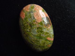 Unakite 41,06 Ct. oval cabochon