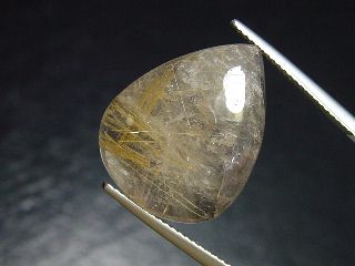 Rutilquarz 17,85 Ct. goldene Rutileinschlüsse Tropfen Cabochon
