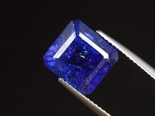 Tansanit 7,02 Ct. feinste Spitzenfarbe 10 x 9,5 mm Oktagon