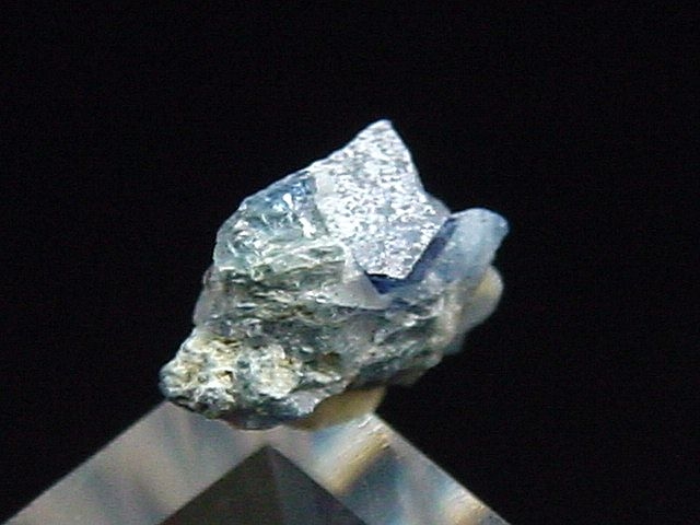 Benitoit 6,5 mm - San Benito Co., Kalifornien, USA