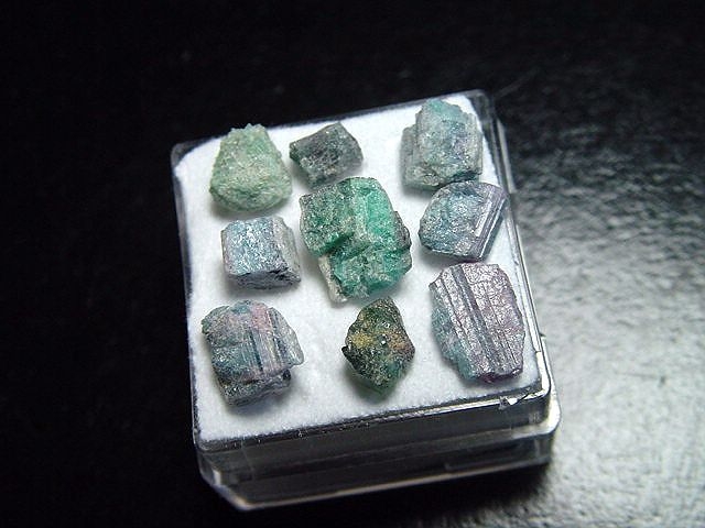 Paraiba Turmalin Lot in Box - Parelhas, Rio Grande do Norte, Brasilien