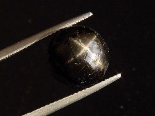 Sterndiopsid / Stern Diopsid 10,34 Ct. feiner Stern Rund B-Qualität