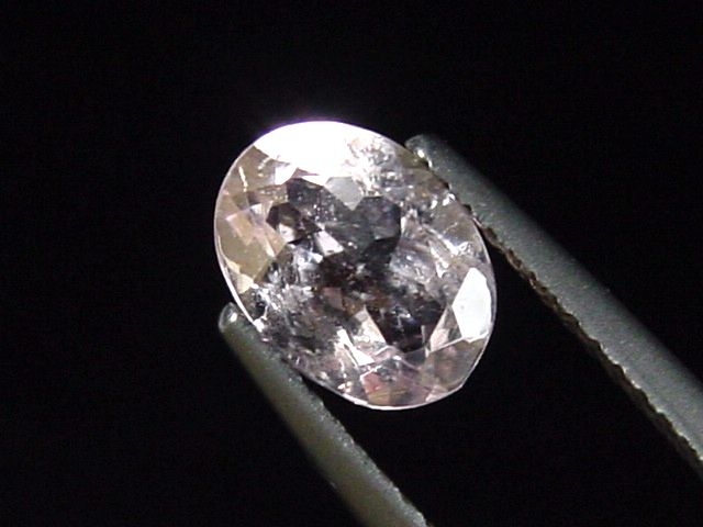 Morganite 1,08 Ct. oval Brazil