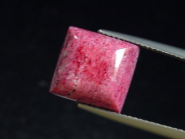 Thulite 6,80 Ct. cabochon - Lom, Norway