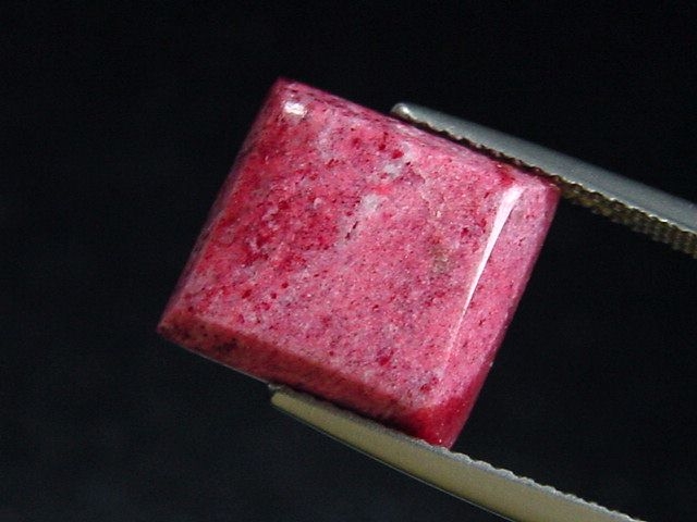 Thulite 5,81 Ct. cabochon - Lom, Norway