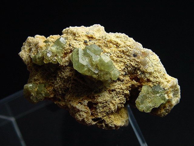 Demantoid Stufe 40 mm feine Kristalle Madag.