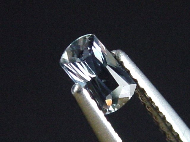 Saphir stahlblau 0,37 Ct. Naturfarbe Baguette Tansania