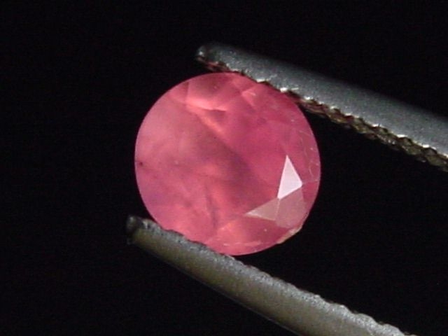 Rhodochrosit 1,06 Ct. Oval facettiert - Minas Capiniatas, Argentinien