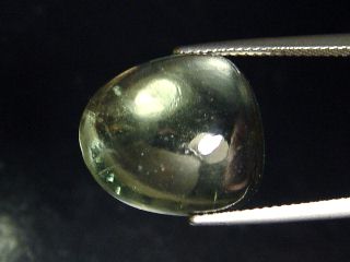 Apatit grün 16,40 Ct. Freiform Cabochon 17 x 15 mm