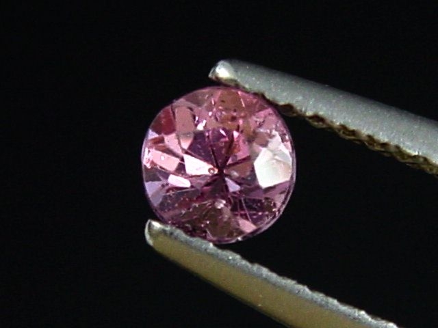 Rosa Spinell 0,45 Ct. Rund Sri Lanka
